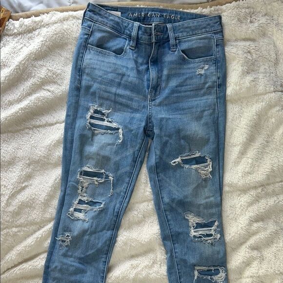 American Eagle Outfitters Women's Blue Distressed Jeans size 2 hi-rise - Picture 1 of 8